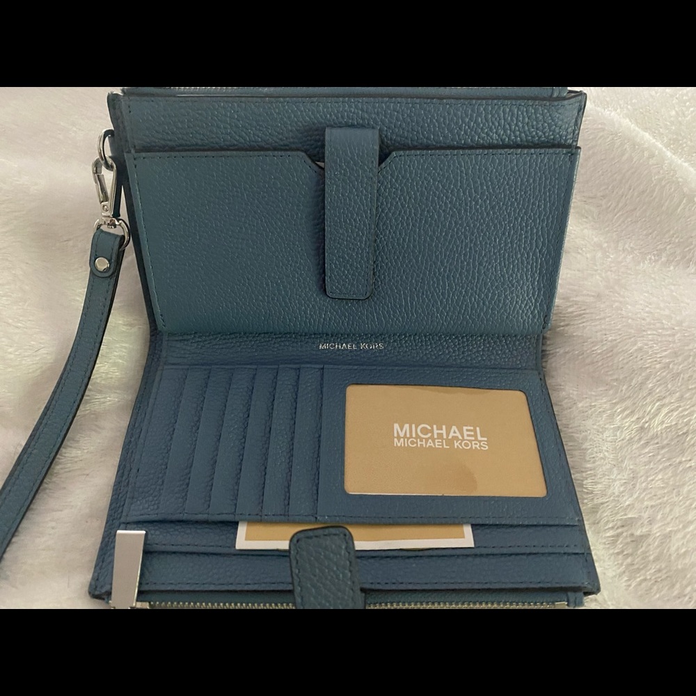 Michael Kora Double Zip Wristlet Brand New! - Picture 2 of 6